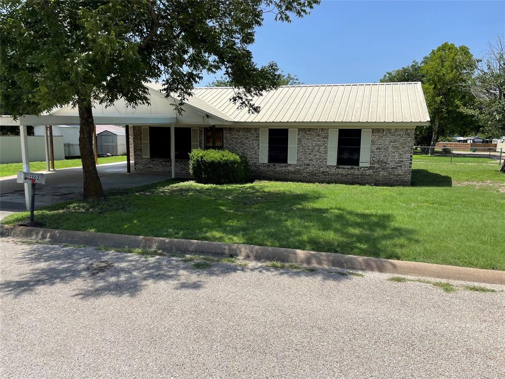 1202 Oak Ridge Lane Property Photo 1