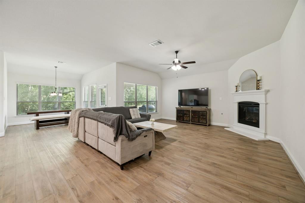 557 Buckthorn Drive Property Photo 11