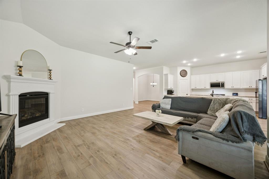 557 Buckthorn Drive Property Photo 12