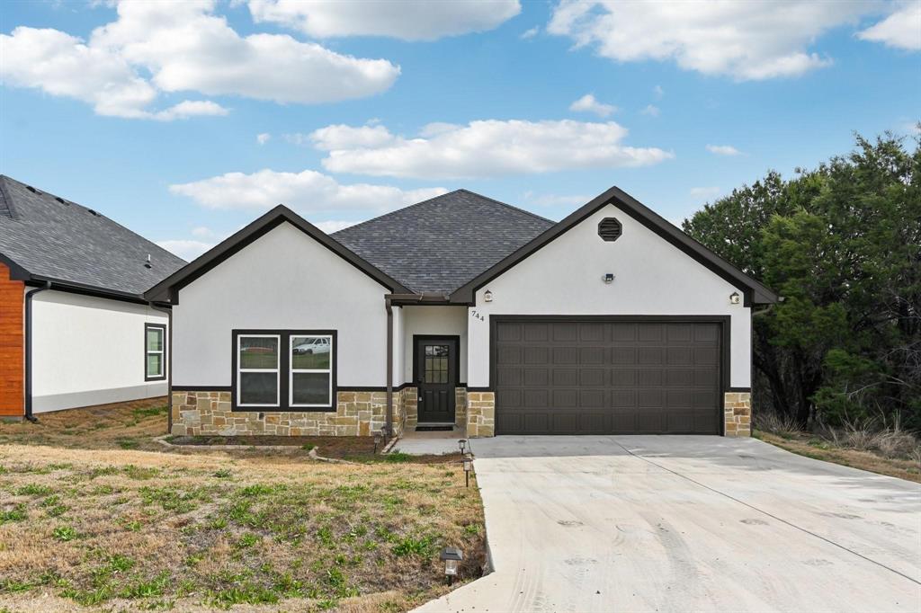 744 E Bluebonnet Drive Property Photo 1