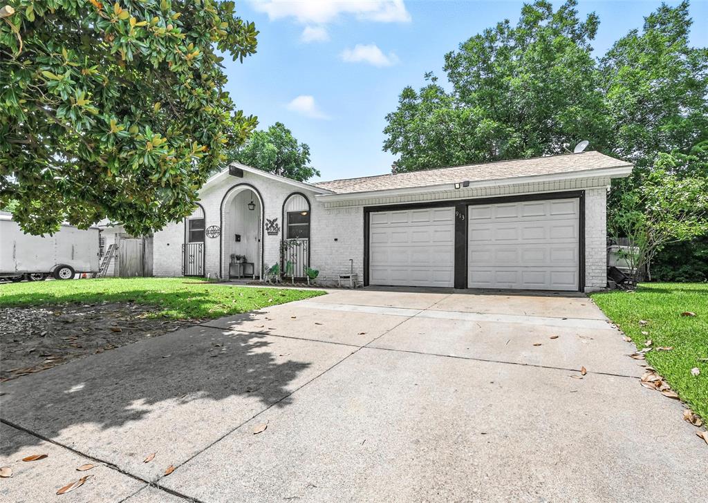 913 Venice Street Property Photo 1