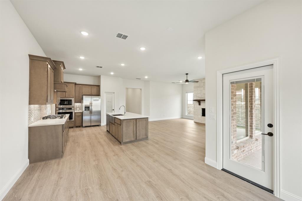 928 Split Oak Lane Property Photo 22