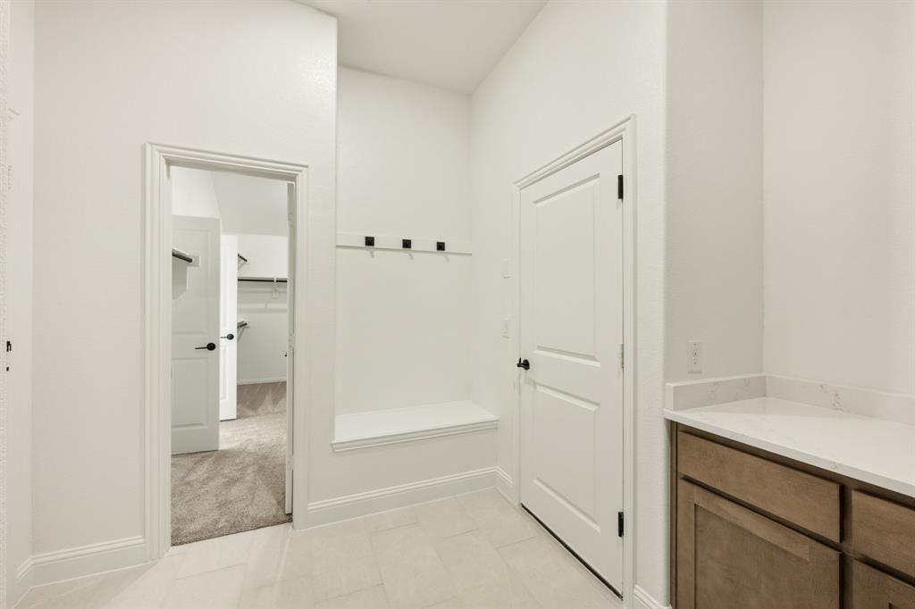 928 Split Oak Lane Property Photo 31