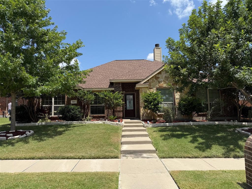924 Lincoln Drive Property Photo 1