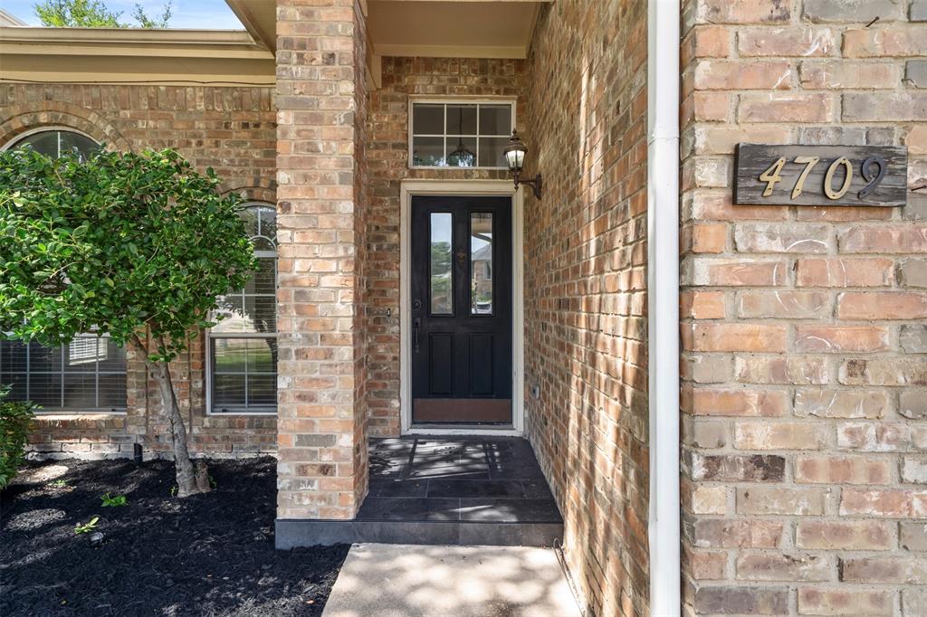 4709 Thorntree Drive Property Photo 9