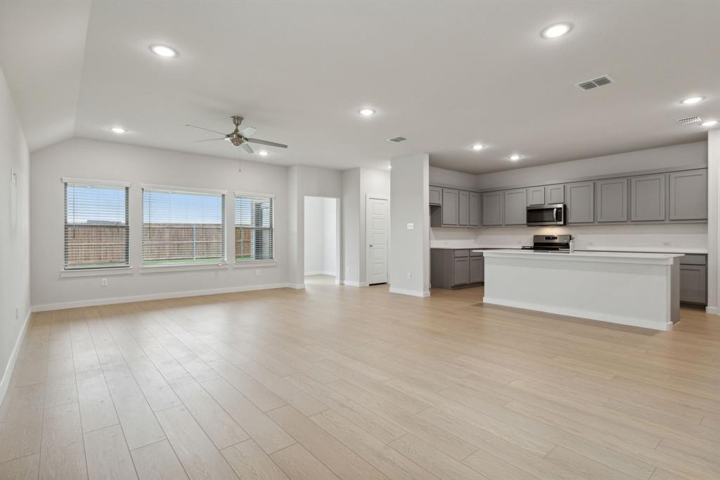 537 Silver Springs Lane Property Photo 11