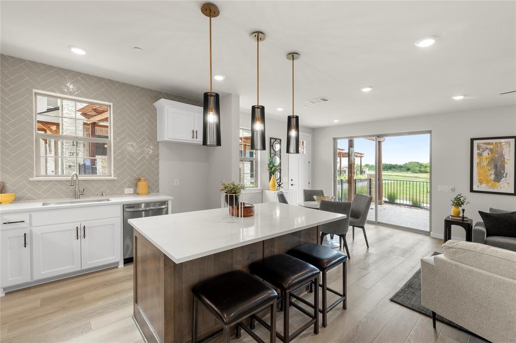 1245 Armstrong Property Photo 6