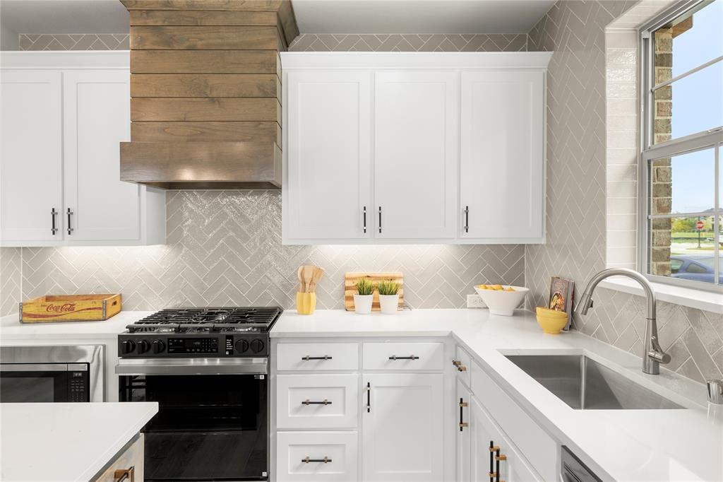 1245 Armstrong Property Photo 7