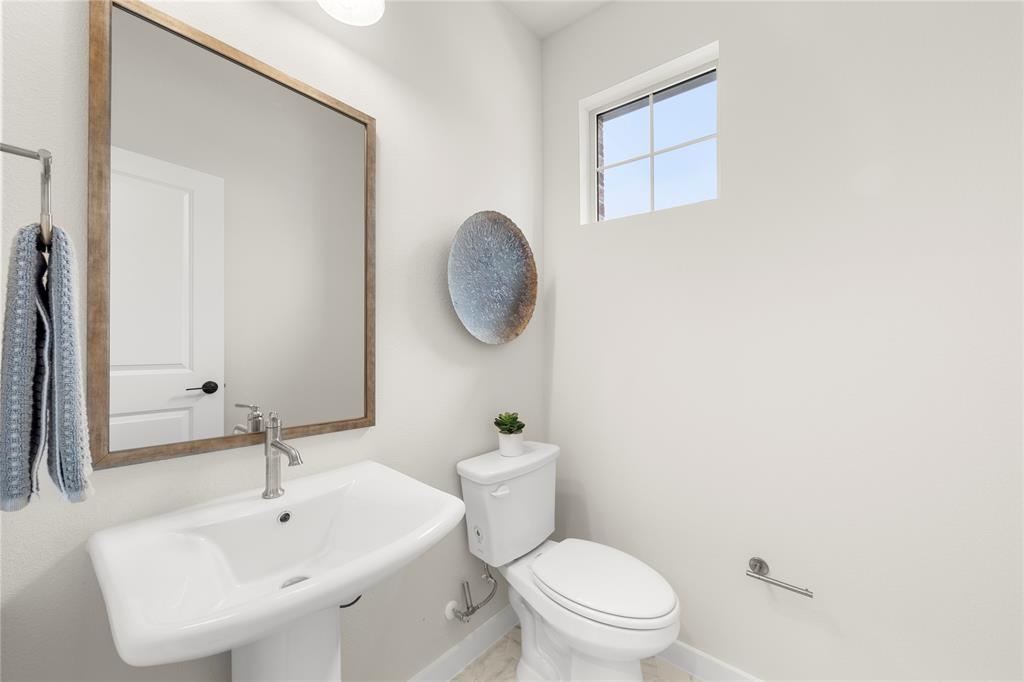 1245 Armstrong Property Photo 9