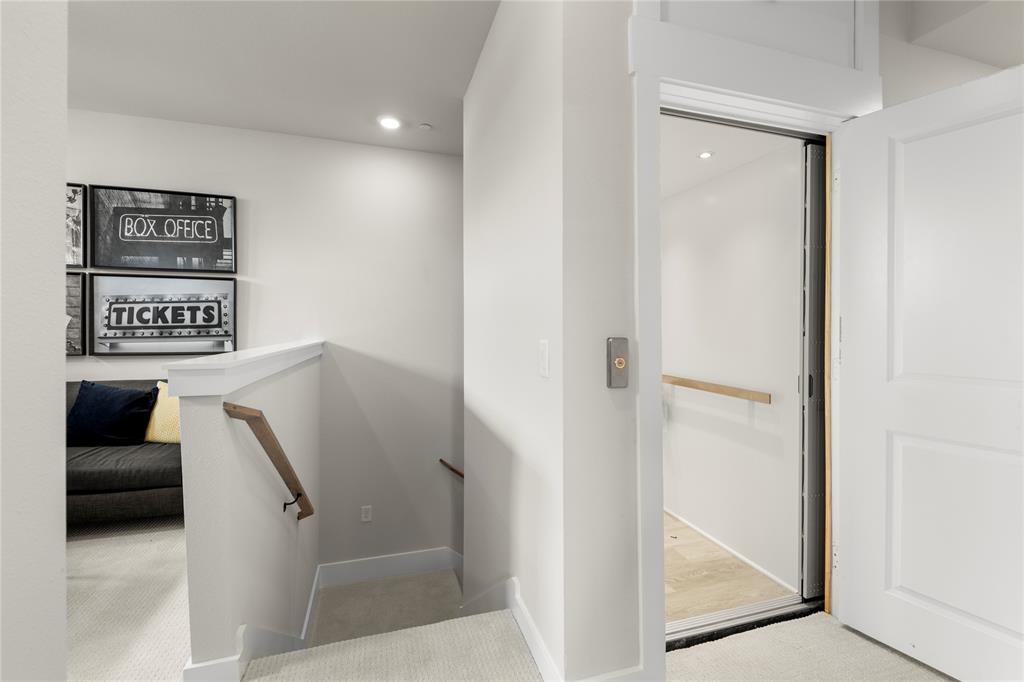 1245 Armstrong Property Photo 20