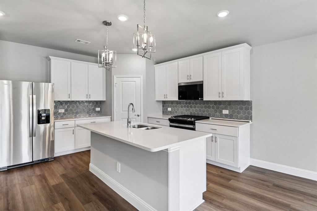 610 Tidal Drive Property Photo 1