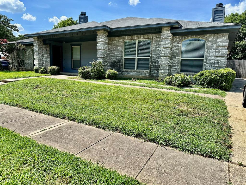 2305 Dalewood Lane Property Photo 1