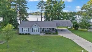 765 Airport Loop Property Photo 1