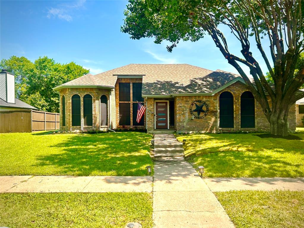 8717 Pine Forest Drive Property Photo 1