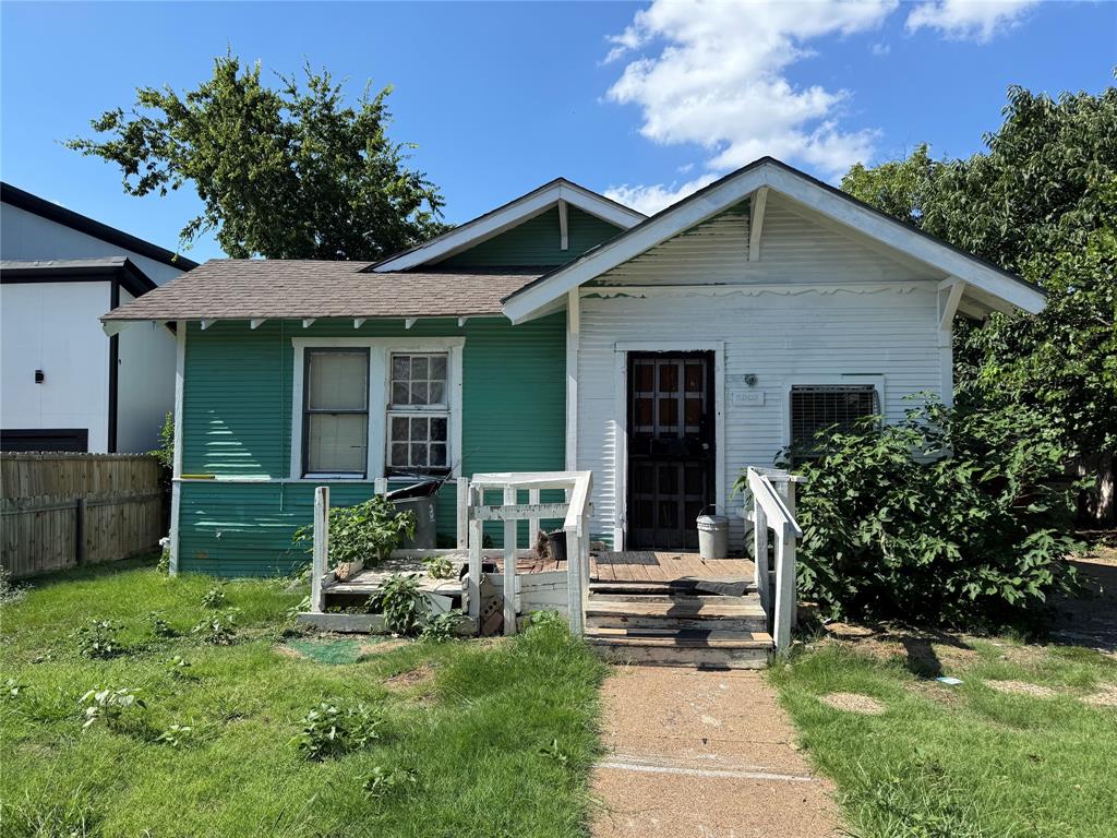 1007 Strickland Property Photo 1