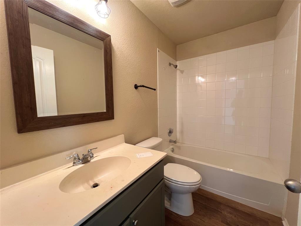 1017 Decker Drive Property Photo 4