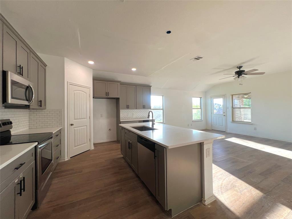 1017 Decker Drive Property Photo 8