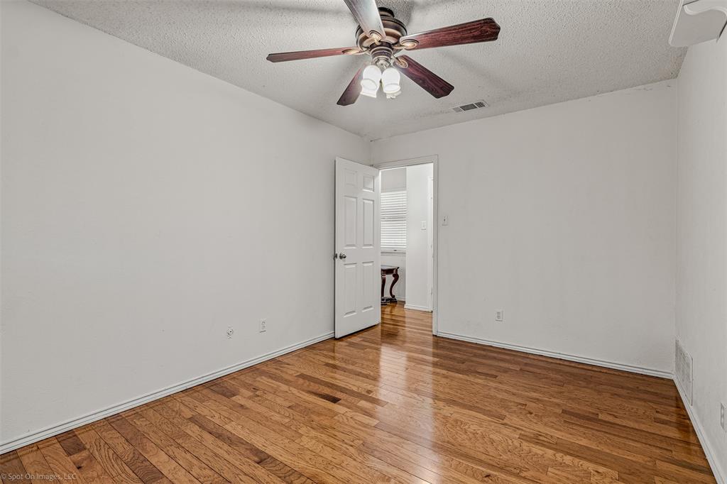 1827 Hillcroft Drive Property Photo 16