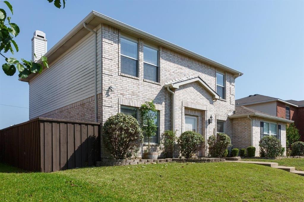 1543 Englewood Drive Property Photo 1