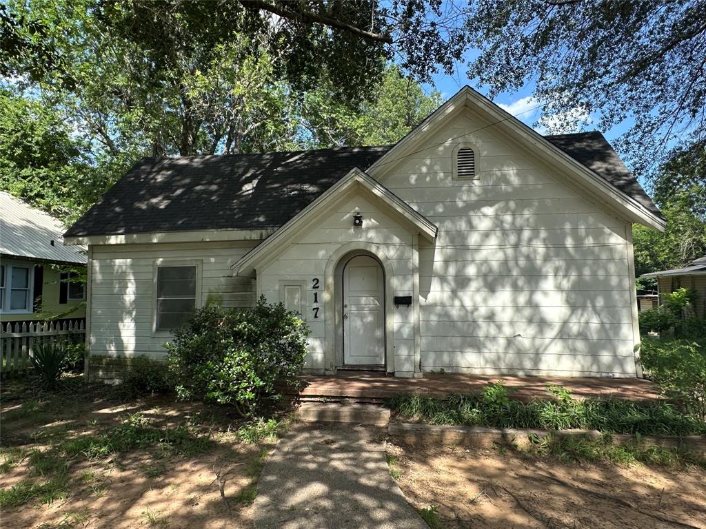 217 20th Street Property Photo 1