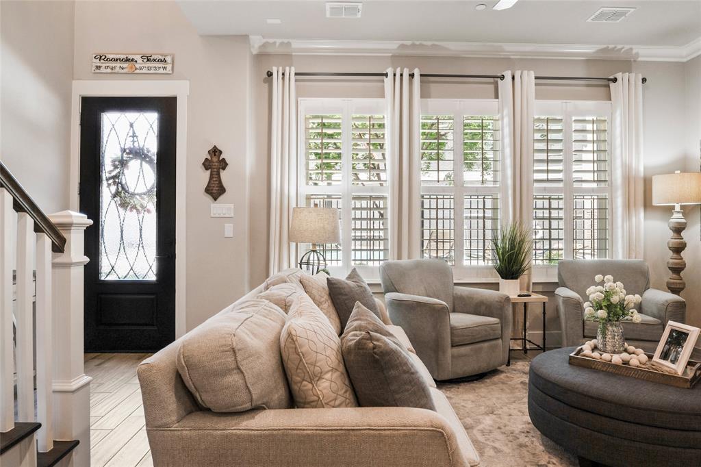 400 Crockett Circle Property Photo 3