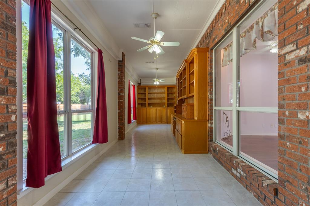 8925 Green Leaves Drive Property Photo 16