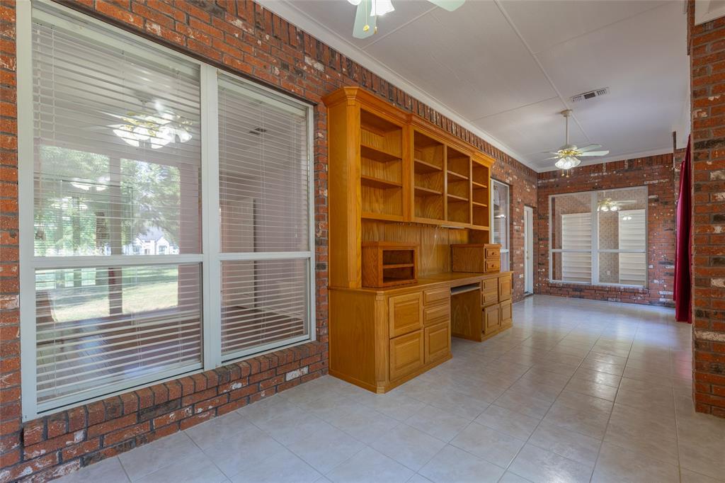 8925 Green Leaves Drive Property Photo 20