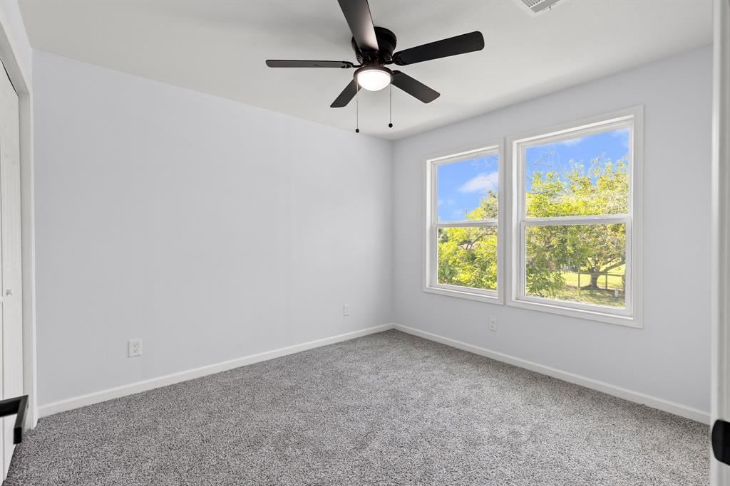 749 E Marshall Avenue Property Photo 15