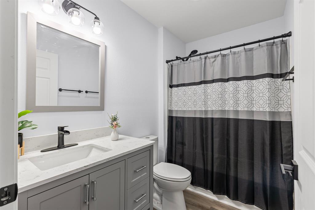 749 E Marshall Avenue Property Photo 22