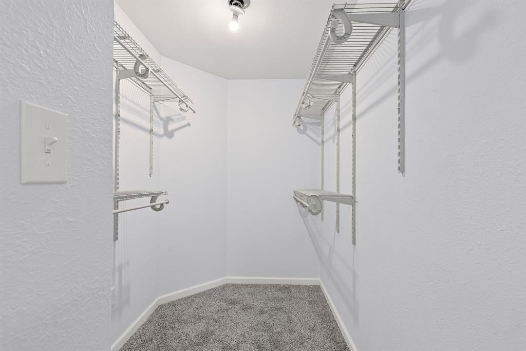 749 E Marshall Avenue Property Photo 24