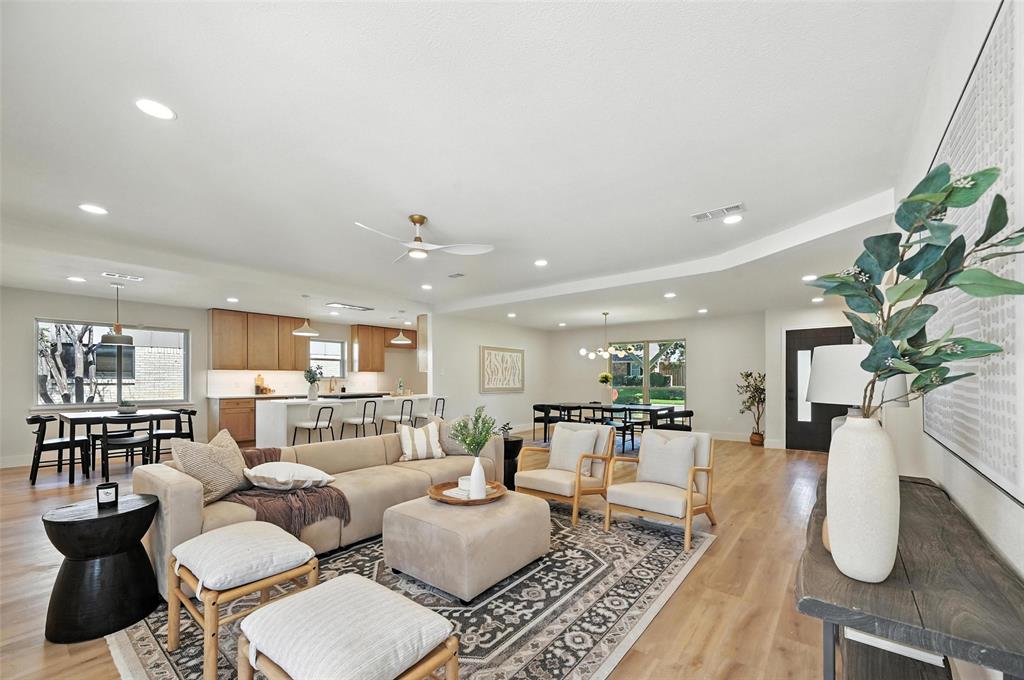 7620 La Risa Drive Property Photo 1