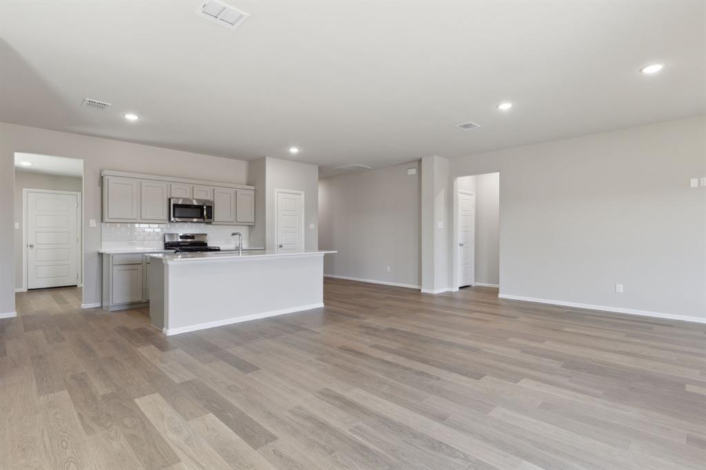 320 Lockhart Street Property Photo 12