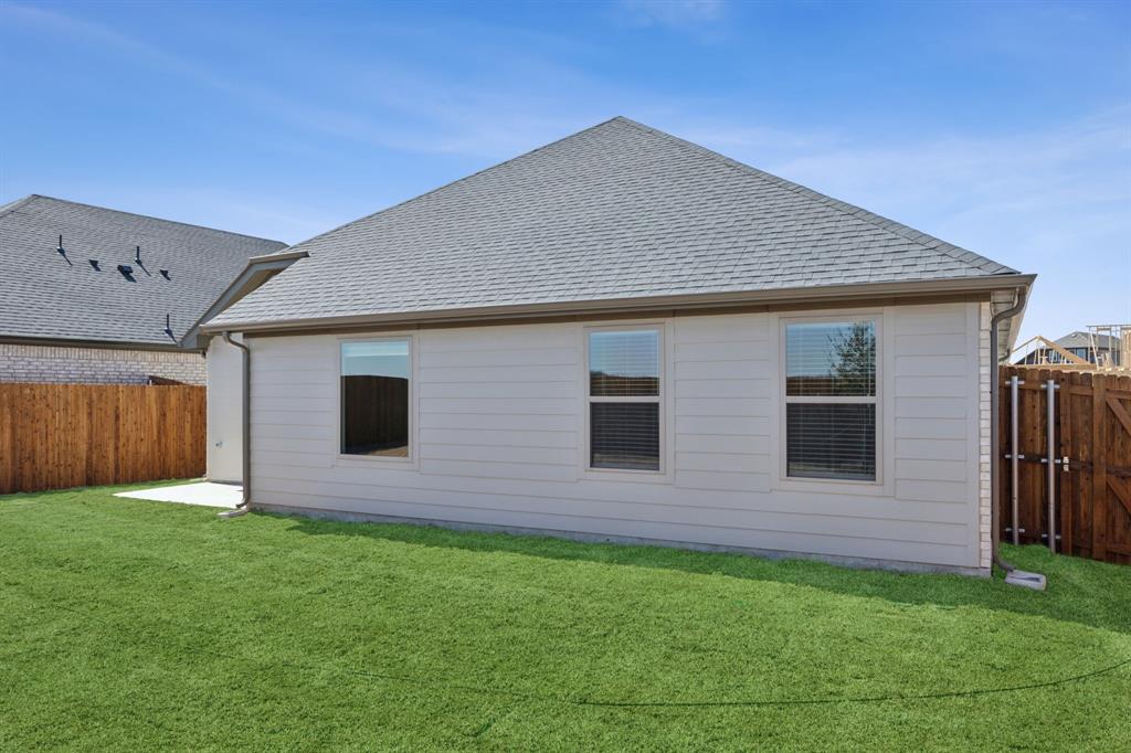 320 Lockhart Street Property Photo 32