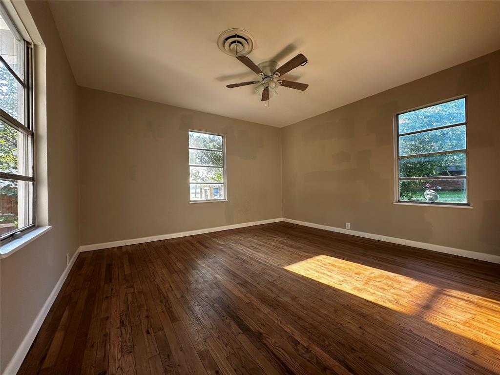 400 E Liberty Street Property Photo 2