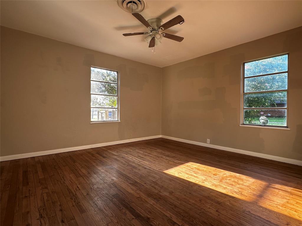 400 E Liberty Street Property Photo 3