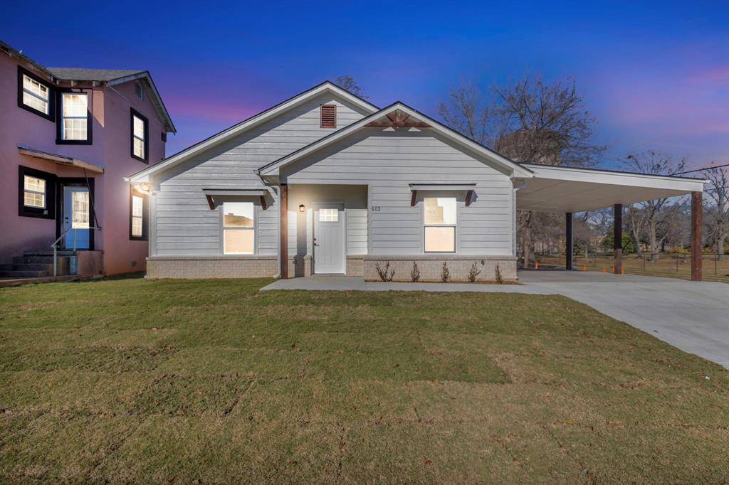 602 N Bois D Arc Avenue Property Photo 1