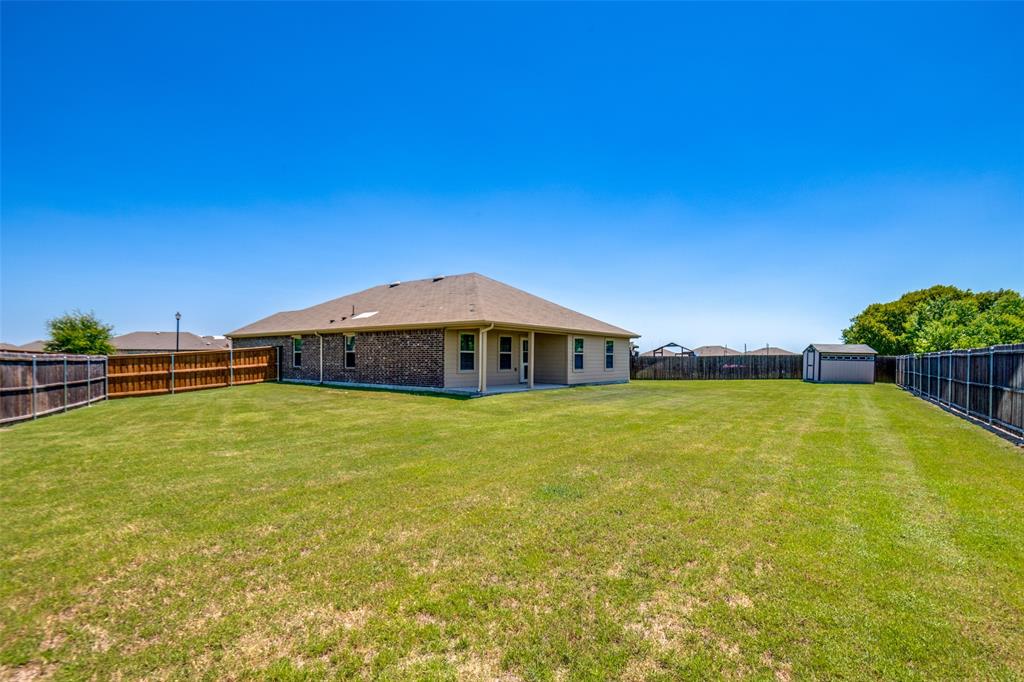 700 Meadow Creek Lane Property Photo 3