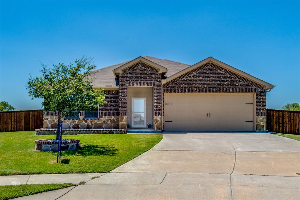 700 Meadow Creek Lane Property Photo 4