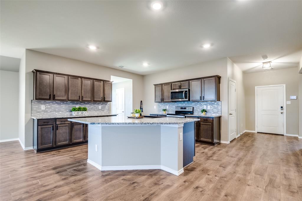 700 Meadow Creek Lane Property Photo 11