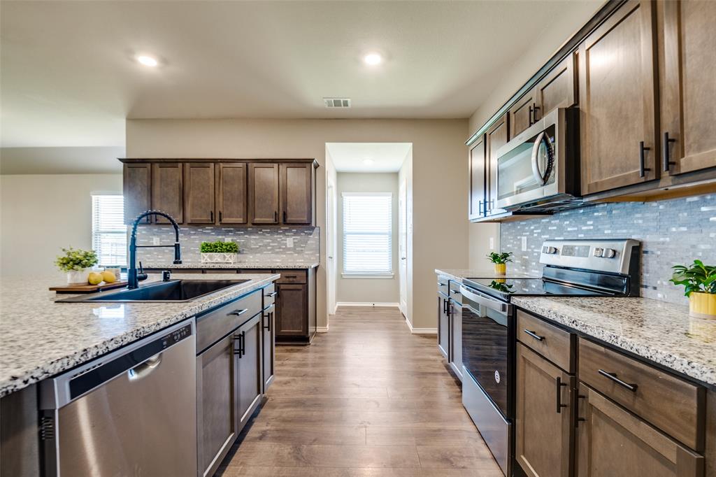700 Meadow Creek Lane Property Photo 14