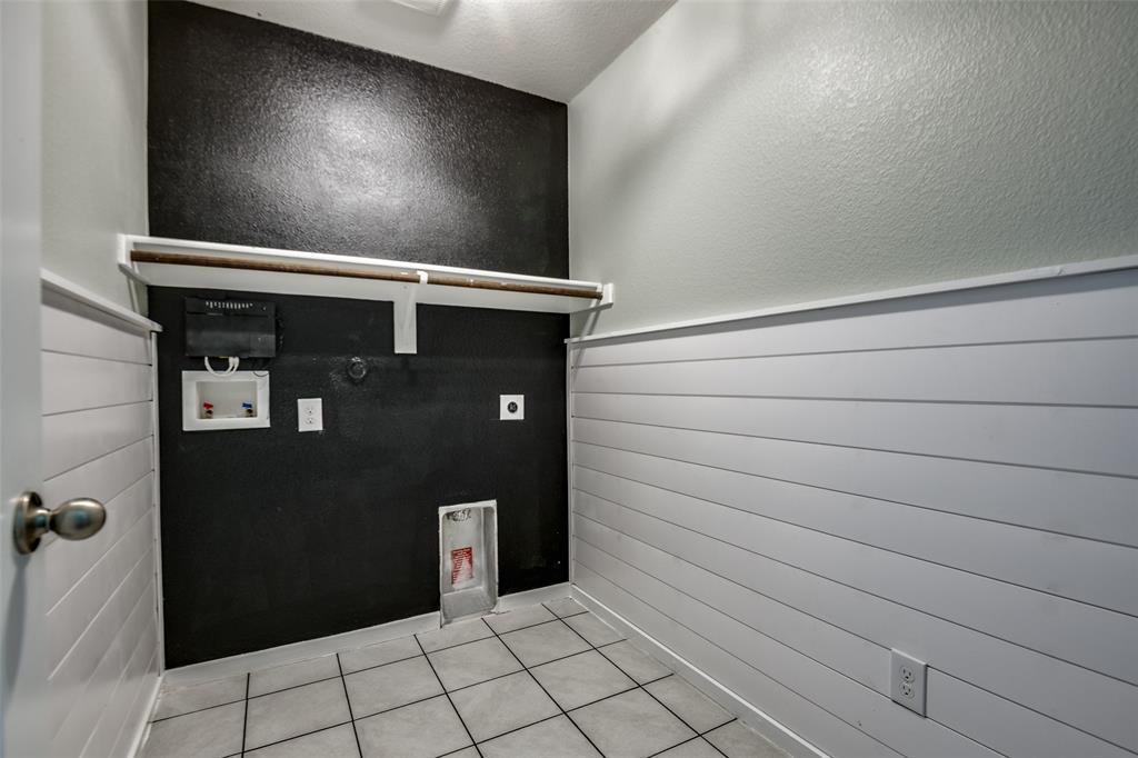 700 Meadow Creek Lane Property Photo 23