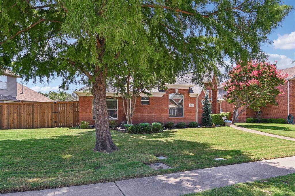 308 Cosbie Drive Property Photo 3
