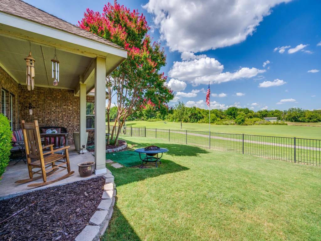 9412 Water Tree Drive Property Photo 3