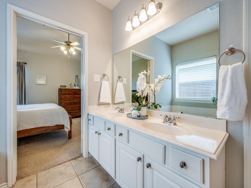 9412 Water Tree Drive Property Photo 15