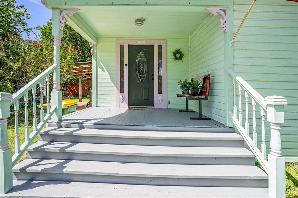 305 Scurlock Street Property Photo 1