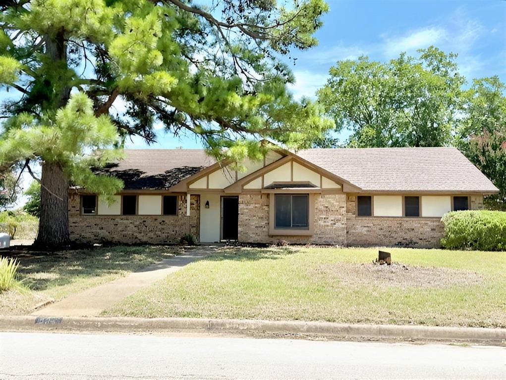 805 Lee Court Property Photo 1