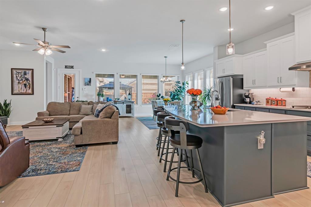 4818 Emerald Grove Property Photo 11