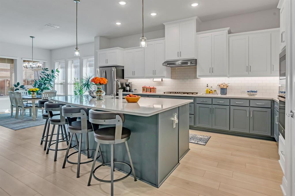 4818 Emerald Grove Property Photo 12