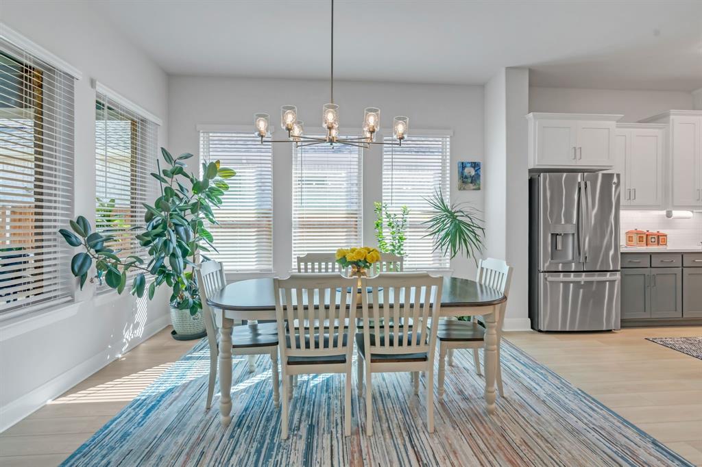 4818 Emerald Grove Property Photo 18