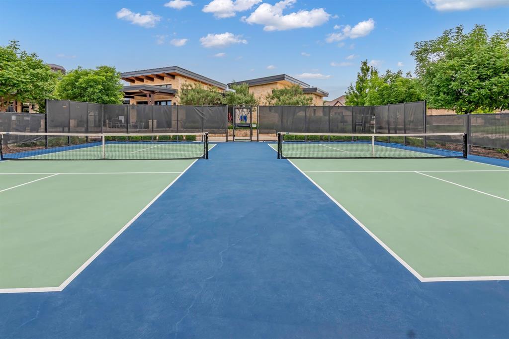 4818 Emerald Grove Property Photo 38